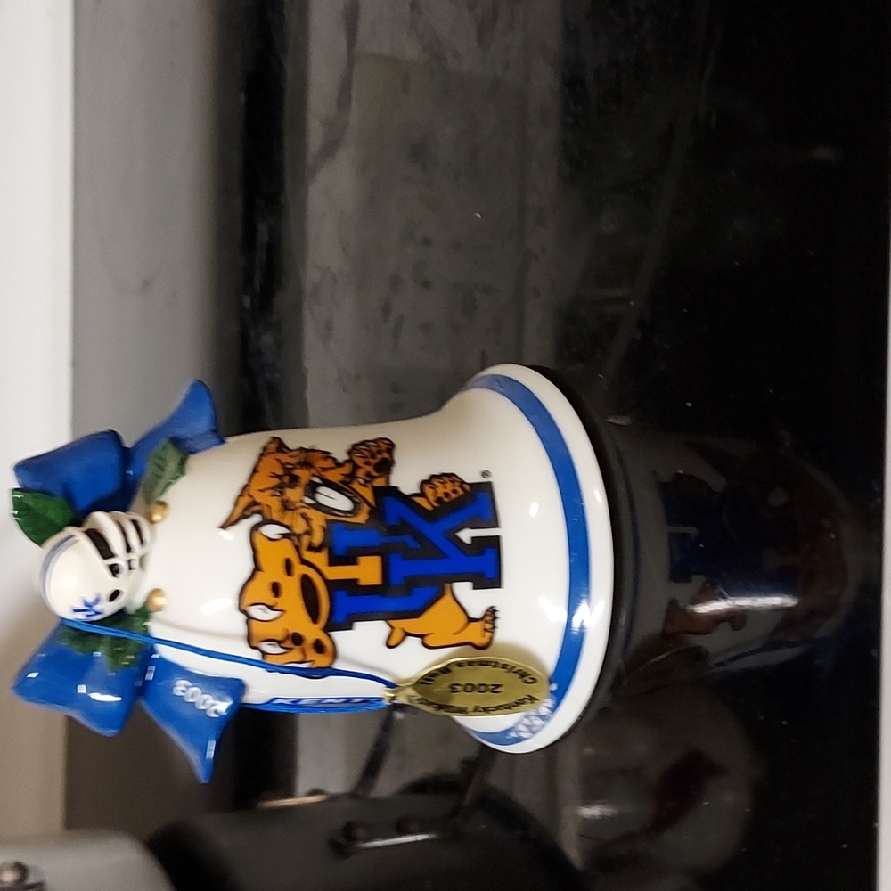The Danbury Mint 2003 University of Kentucky Christmas Bell
